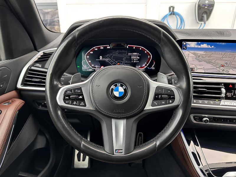 BMW X5 xDrive30d M-Sport - fotka 10 z 27
