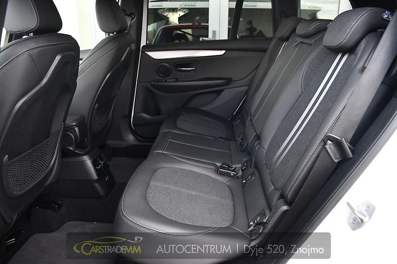 BMW Řada 2 216d GT TAŽNÉ ČR 7MÍST 1M - fotka 13 z 54