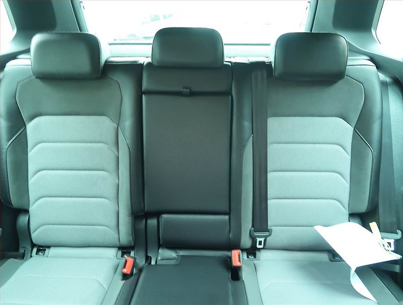 Volkswagen Tiguan (2018) R-Line 2.0 TSI - fotka 10 z 17