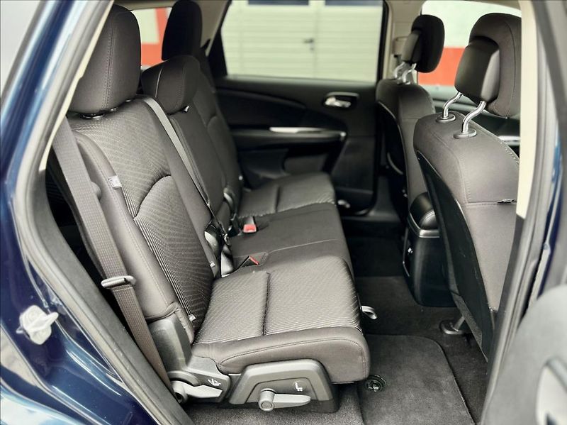 Fiat Freemont 2,0 Mjet URBAN / 7MÍST / - fotka 17 z 43