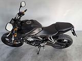 Honda CB 125R.