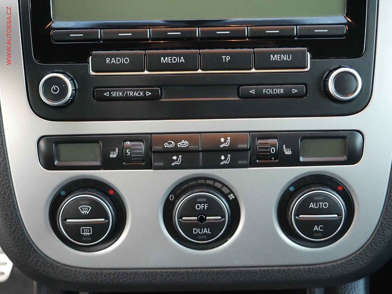 Volkswagen Scirocco (2010) 1.4TSi, servis.kniha - fotka 12 z 15