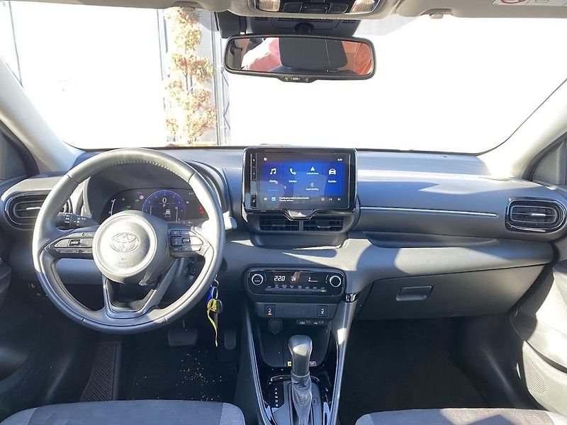 Toyota Yaris 1.5HEV, ČR-1m, Style, DPH - fotka 9 z 17