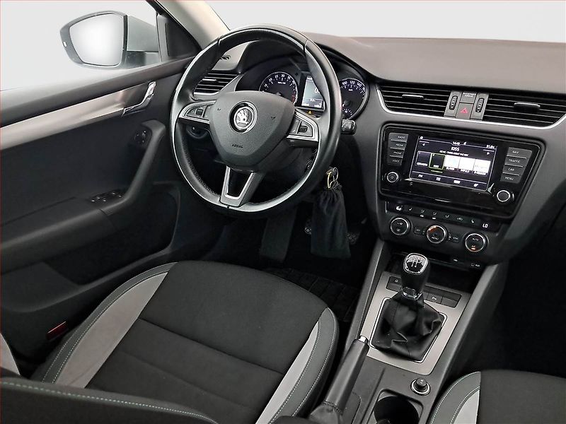 Škoda Octavia (2016) 1.6 TDI, Navi, Tempomat - fotka 7 z 12