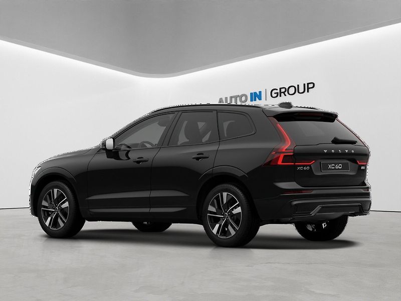 Volvo XC60 (2026) DARK B5 PLUS AWD,360° KAMERA - fotka 2 z 9
