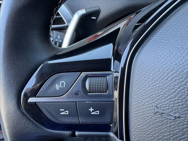 Peugeot 3008 1,2 i ALLURE DPH 1.maj původČR - fotka 27 z 50