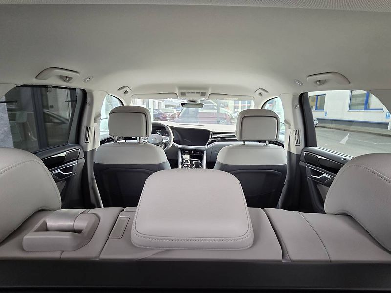 Volkswagen Touareg (2026) Final Edition R-Line 3.0 TDI 2 - fotka 48 z 57