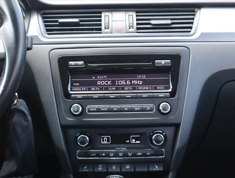 Škoda Rapid (2015) Spaceback 1.6 TDI, Automat - fotka 11 z 17