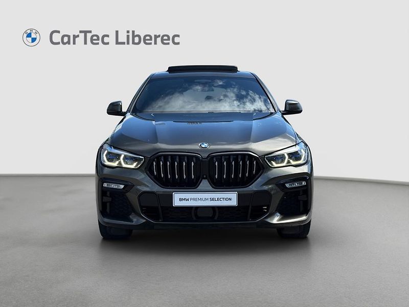 BMW X6 xDrive40i - fotka 16 z 22