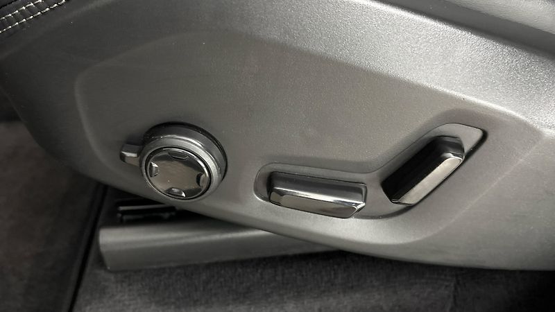 Volvo XC90 2.0 B5 AUT AWD Inscription - fotka 22 z 33