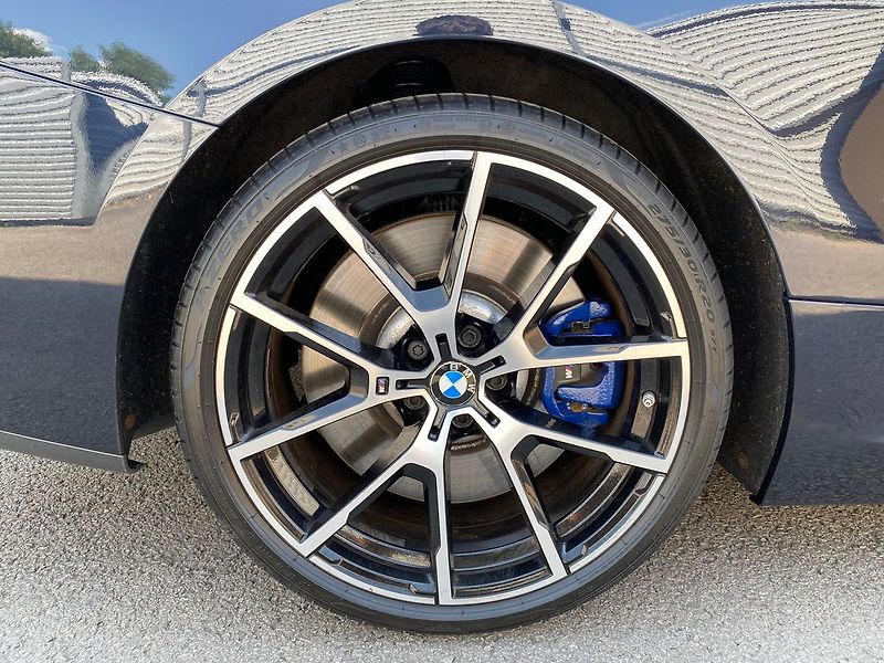 BMW M8 M850i xDrive Cabrio MAX výbava - fotka 13 z 26