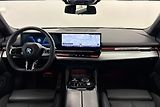 BMW Řada 5 540d xDrive Touring - náhled 9