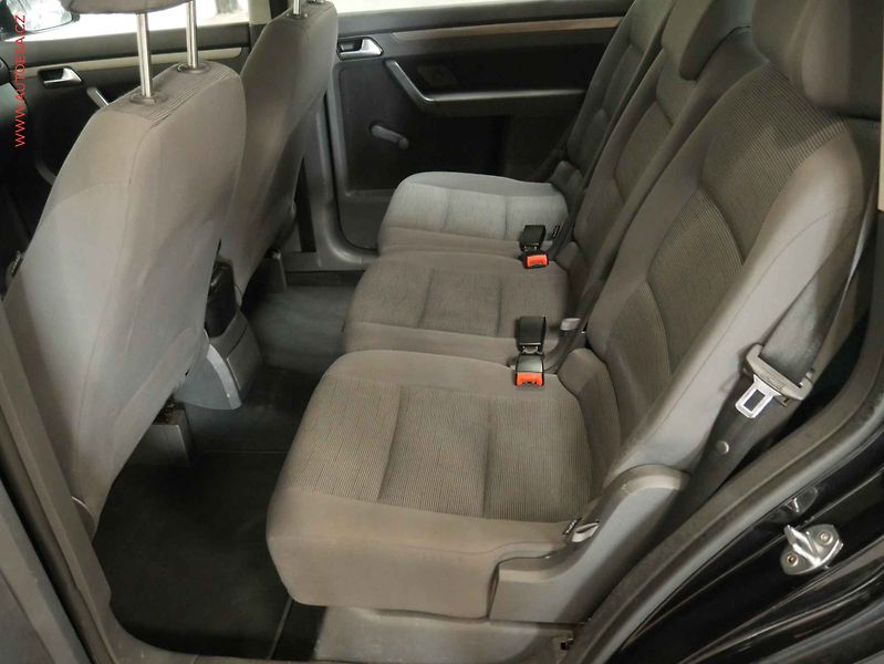 Volkswagen Touran (2007) 1.9TDI - fotka 10 z 15