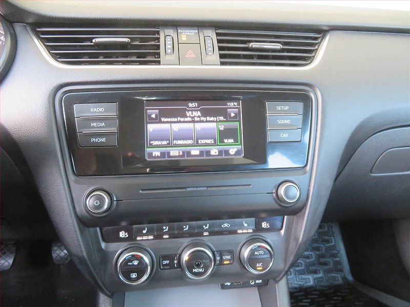 Škoda Octavia (2016) Ambition 1.6 TDI, Tempomat - fotka 12 z 15