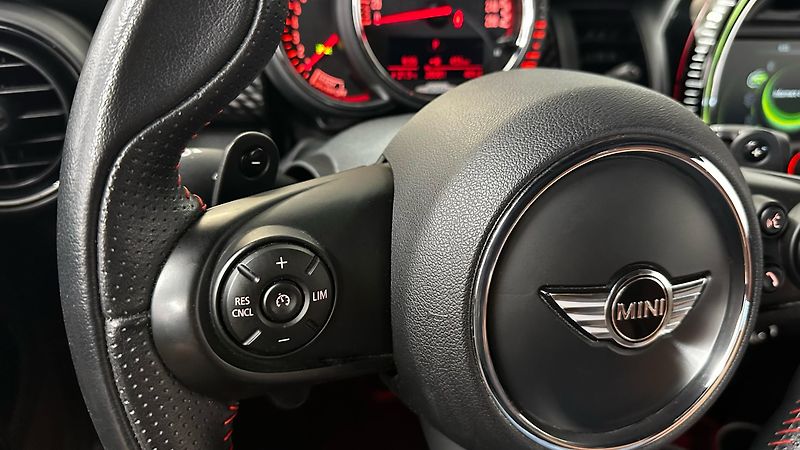 Mini Ostatní KABRIOLET / JOHN COOPER WORKS - fotka 44 z 52