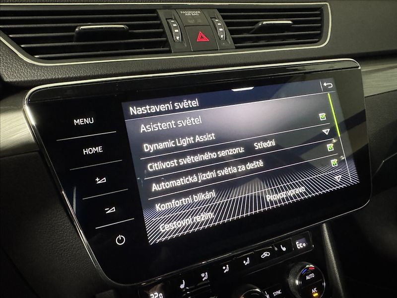 Škoda Superb 1,4 TSi  DSG iV Style Virtual - fotka 32 z 50