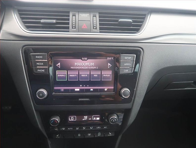 Škoda Rapid (2017) Style Plus 1.0 TSI, Xenony - fotka 12 z 14
