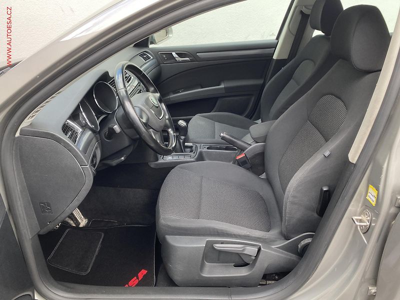 Škoda Superb (2010) 2.0 TDi, Klima - fotka 9 z 15