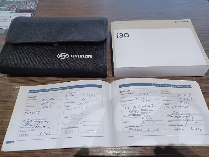 Hyundai i30 1.0 T-GDI 88kW Čr - fotka 18 z 18