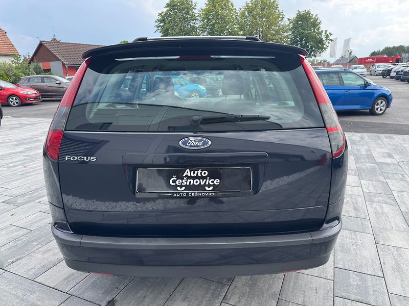 Ford Focus (2007) Ghia 2.0i 107kW - fotka 6 z 30