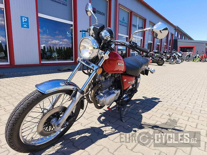 Suzuki GN 250 (1993) - fotka 5 z 10