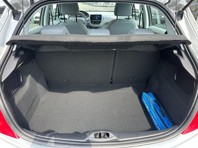 Peugeot 208 (2014) 1.2i 60kw - fotka 12 z 23