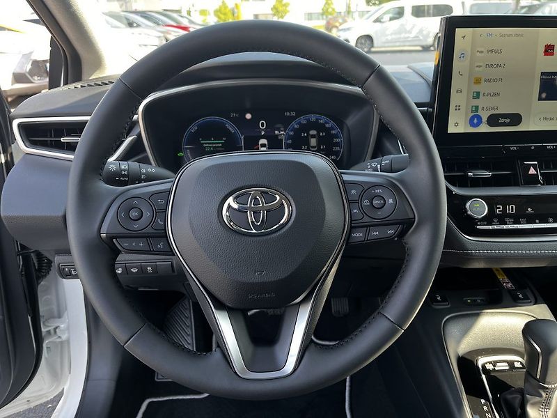Toyota Corolla SD 1.8 Hybrid ODBĚR ihned - fotka 16 z 33
