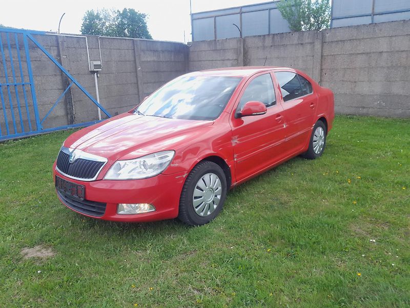Škoda Octavia (2012) 1,2 TSI 77KW serviska 2x klíč - fotka 3 z 16