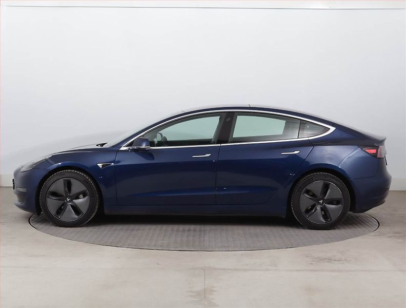 Tesla Model 3 (2019) Long Range 4WD 78kWh, SoH 81% - fotka 3 z 22