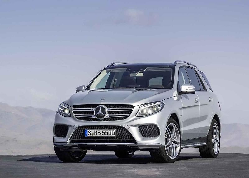 Speciální barvy na přání nabízí zejména luxusní automobilky.