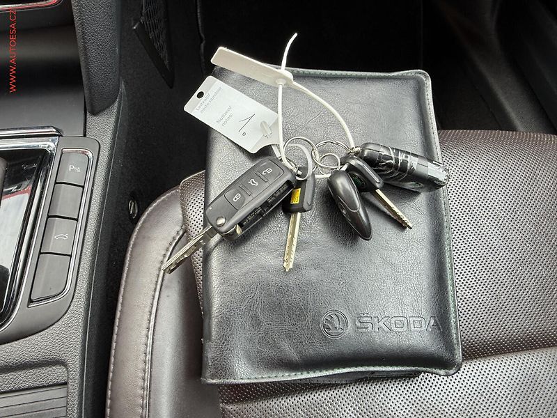 Škoda Superb (2012) 2.0 TDi, ČR, L&K, DSG, STK3 - fotka 19 z 20