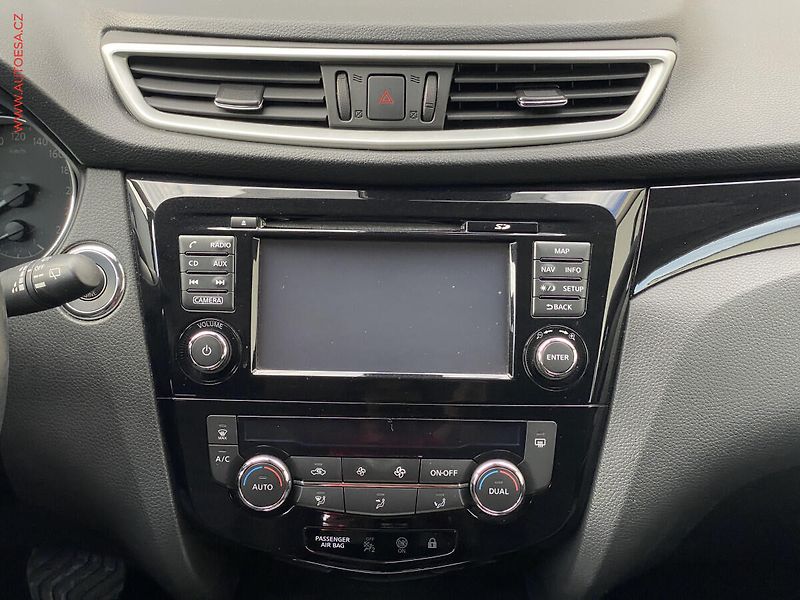 Nissan Qashqai (2017) 1.2DiG-T, Acenta, AT, navi - fotka 12 z 20