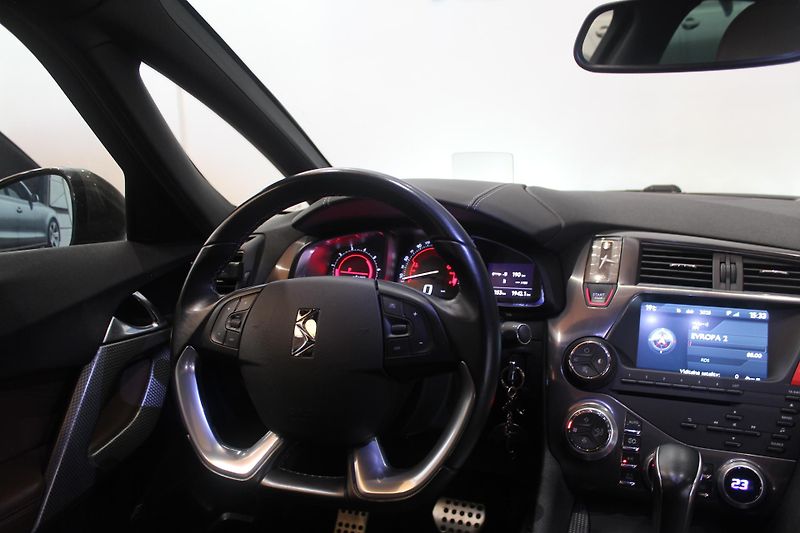Citroën DS5 (2013) 2.0HDI Automat 120kW Navi ČR - fotka 24 z 36