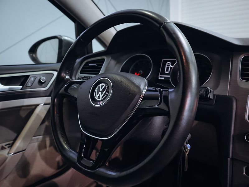 Volkswagen Golf 1.2 TSI - fotka 9 z 24