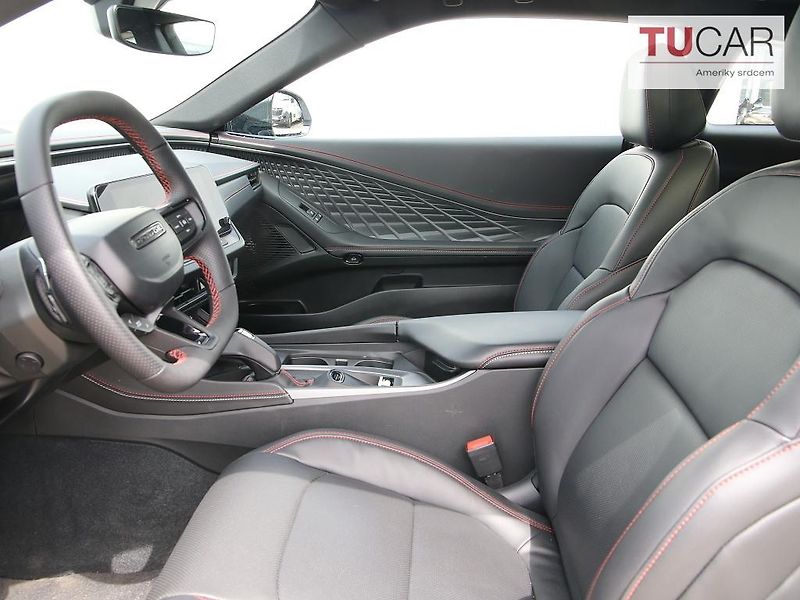 Dodge Charger (2026) Scat Pack SixPack 550Hp AWD - fotka 28 z 38