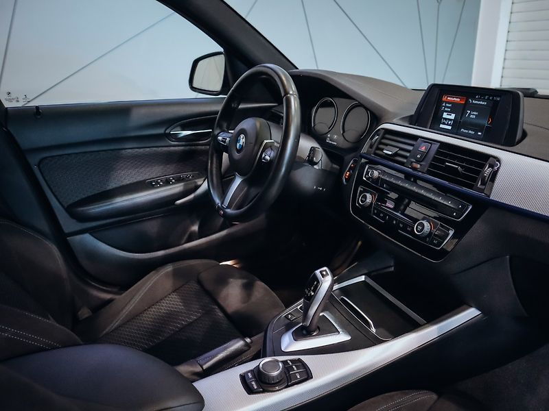 BMW Řada 1 118d M-paket 110 kW - fotka 16 z 23