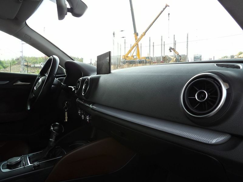 Audi A3 1.4TSI 110kW DSG Sline Xenon - fotka 12 z 26