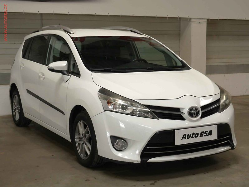 Toyota Verso (2016) 1.6 D-4D, ČR, servis.kniha - fotografie inzerátu