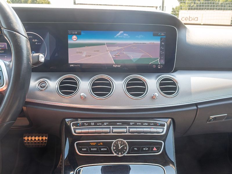 Mercedes-Benz Třídy E (2018) ČR 220CDI 143KW 4x4 – 2x PNEU - fotka 26 z 52