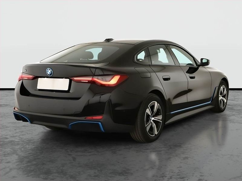 BMW i4 (2022) eDrive40, SoH 95% - fotka 5 z 21