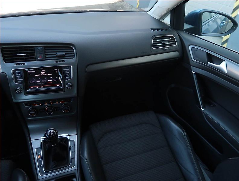 Volkswagen Golf (2013) Highline 1.2 TSI, Navi - fotka 8 z 19
