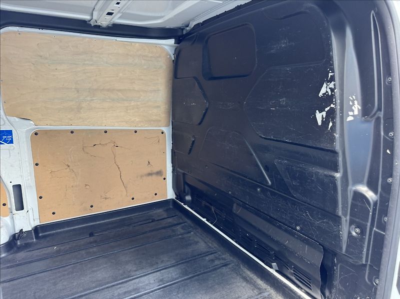 Ford Transit Custom 2,0 TDCi L1H1 DPH 1.maj ČR - fotka 22 z 50
