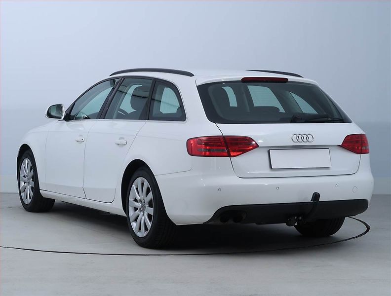 Audi A4 (2008) 1.8 TFSI, Serv.kniha, Xenony - fotka 4 z 16