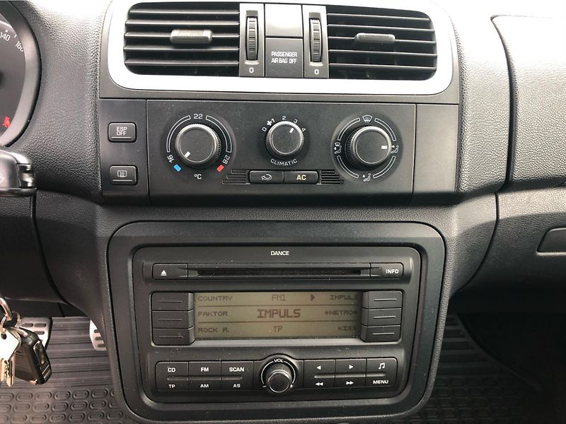 Škoda Roomster A 1.6i Scotline - fotka 19 z 27