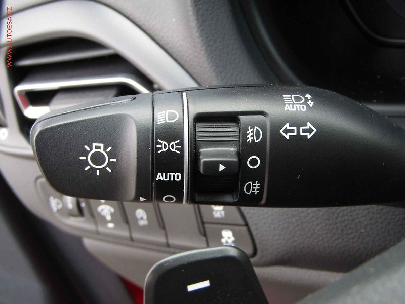 Hyundai i30 (2022) 1.0 T-GDi Fastback, 1.maj,ČR - fotka 12 z 22