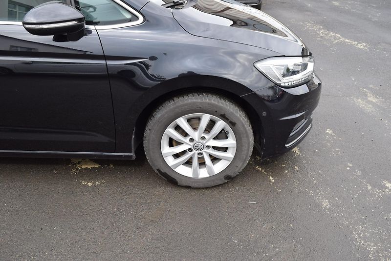 Volkswagen Touran (2018) 1.4TSI 110kw HIGHLINE TAŽ LED - fotka 6 z 50