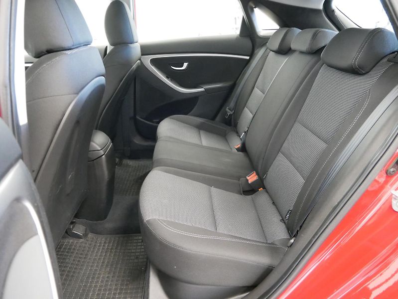 Hyundai i30 - fotka 22 z 23
