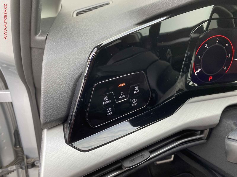 Volkswagen Golf (2021) 2.0 TDi 4x4, 1.maj,ČR - fotka 15 z 21