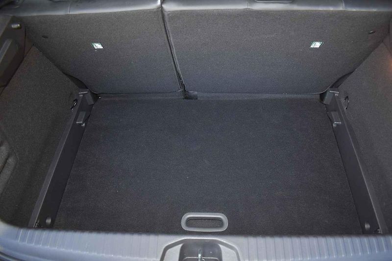 Nerovnosti zvládá auto skvěle