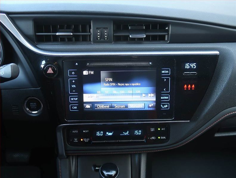 Toyota Auris (2017) Executive 1.6 Valvematic - fotka 12 z 22
